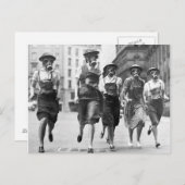 Vintage Frauen in Gasmasken Zweites Weltkrieg Post Postkarte (Vorne/Hinten)