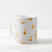Vintage Füchse, graues Hintergrundmuster. Kaffeetasse (Vorderseite Links)