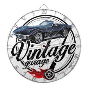 Vintage-Garage mit schwarzem Corvette Dartscheibe