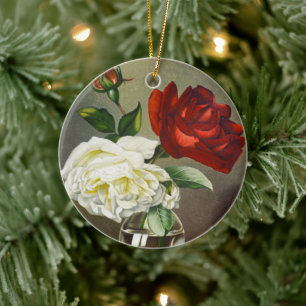 Vintage-Gartenrosen in einer Glasvase Keramik Ornament