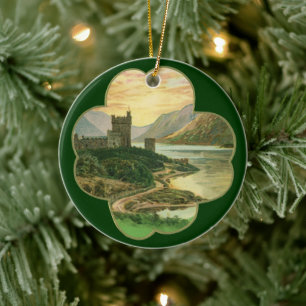 Vintage Glückskleeblatt mit einer irischen Burg Keramik Ornament