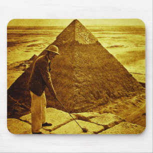 Vintage Golf bei den Pyramiden Mousepad
