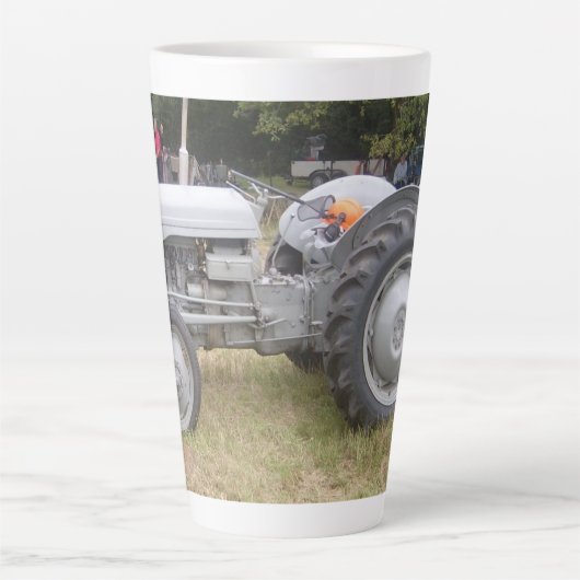 Vintage grauer Massey-Ferguson-Traktor Milchtasse (Vorderseite)