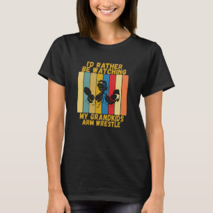 Vintage Großeltern schauen eher Grandkids Arm Wars T-Shirt