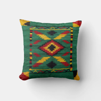 Vintage-grüne Kilim-Kissen: Wo Geschichte auf trif Kissen