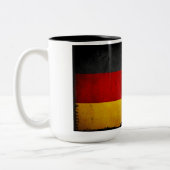 Vintage Grunge-Deutschland-Flagge Zweifarbige Tasse (Links)