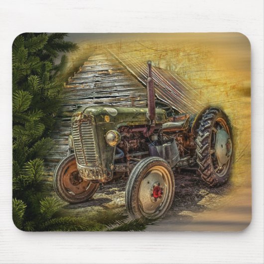 Vintage Grünschlepper Rustikale alte Scheune Mousepad (Vorne)