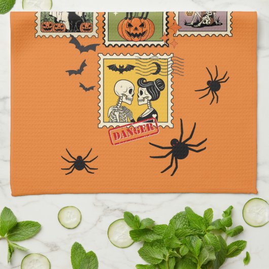 Vintage Halloween-Briefmarke Geschirrtuch (Gefaltet)