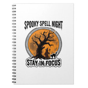 Vintage-Halloween-Hexenbaum und Grafik einer schwa Notizblock