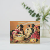 Vintage Halloween-Szene. Postkarte (Stehend Vorderseite)