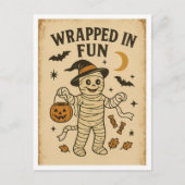 Vintage Halloween Wrapped in Fun Postkarte (Vorderseite)