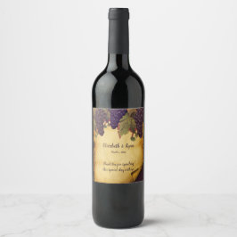 Vintage, handgearbeitete Trauben auf altem, rustik Weinetikett