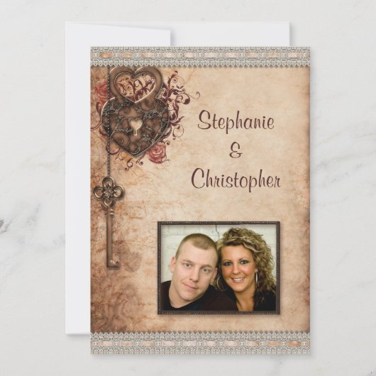 Vintage Hearts Lock and Key Foto Wedding Einladung (Vorderseite)