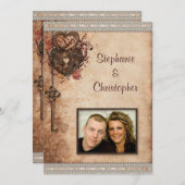 Vintage Hearts Lock and Key Foto Wedding Einladung (Vorne/Hinten)