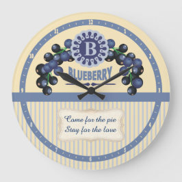 Vintage Heidelbeeren in einer Farbküche Große Wanduhr