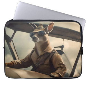 "Vintage Himmel: Kangaroo-Pilot im alten Flugzeug Laptopschutzhülle