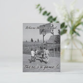 Vintage Hinterhof-Basketball-Postkarte Postkarte (Stehend Vorderseite)