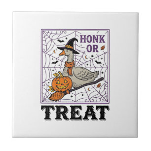 Vintage Honk Or Treat Hexen-Gans Halloween-Shirt_ Fliese