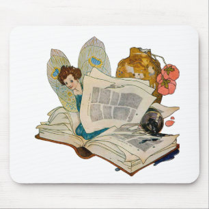 Vintage-Illustration einer Bücherwurmfee Mousepad
