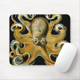 Vintage Illustration eines goldenen Oktopus Mousepad