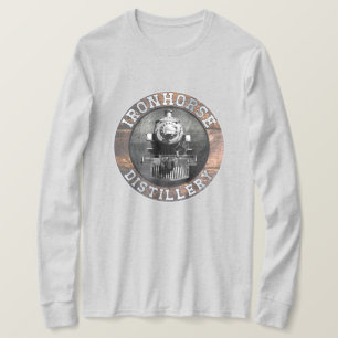 Vintage Ironhorse-Destillerie aus Holz und Metall T-Shirt