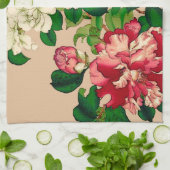 Vintage japanische Kamelien. Deep Pink auf Beige Geschirrtuch (Gefaltet)