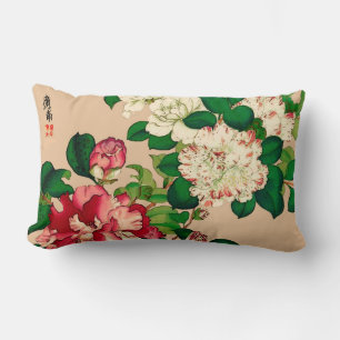 Vintage japanische Kamelien. Deep Pink auf Beige Lendenkissen