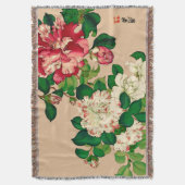 Vintage japanische Kamelien. Tiefrosa auf Beige Decke (Vorderseite Vertikal)