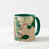 Vintage japanische Kamelien. Tiefrosa auf Beige Tasse (VorderseiteRechts)