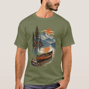 Vintage-Kajak unter Bergsonne T-Shirt