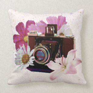Vintage Kamera mit Blumen Kissen