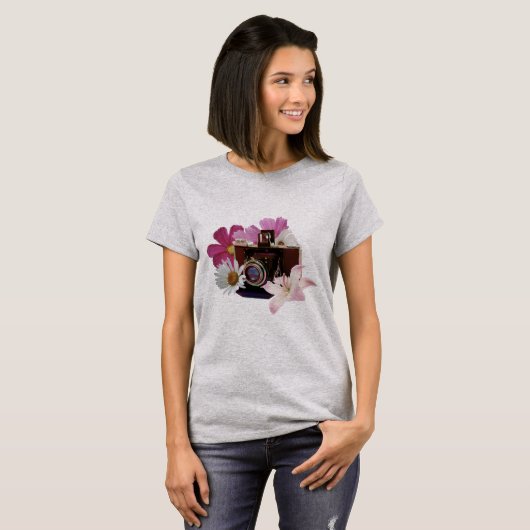 Vintage Kamera mit Blumen T-Shirt (Vorne ganz)