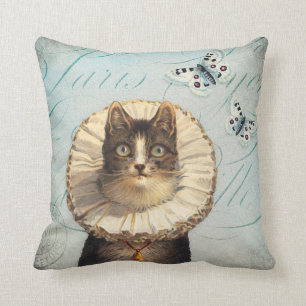 Vintage Katze mit Kampfläufer-Kragen und Kissen