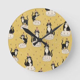 Vintage-Katzengeburtstag Runde Wanduhr