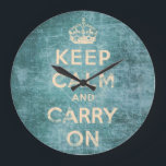 Vintage keep calm and carry on große wanduhr<br><div class="desc">Blue vintage keep calm and carry on. Aged,  sanded,  dirty,  this original and vintage design are made for you! To change size has your taste.  This design makes reference to the famous poster appeared during the Second World War.</div>