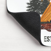 Vintage-Kiefern & Bergcamping Mousepad (Ecke)