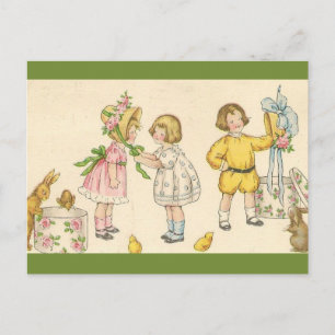 Vintage Kinder, die sich an Osterbonnets versuchen Postkarte
