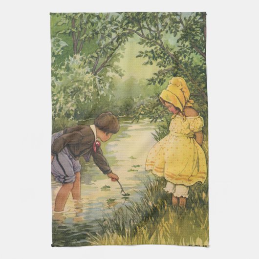 Vintage Kinder, Junge und Mädchen spielen von Cree Geschirrtuch (Vertikal)