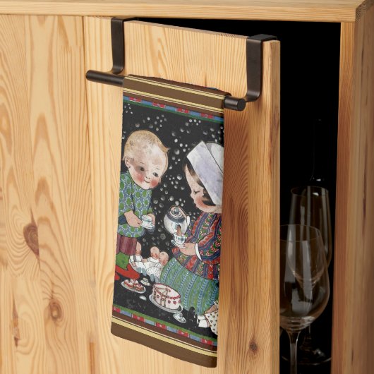 Vintage Kinder mit einem Tee-Party, das sich vortä Geschirrtuch (Drittel gefaltet)