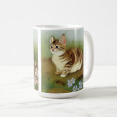 Vintage Kitten Illustration mit Blume Kaffeetasse (VorderseiteRechts)