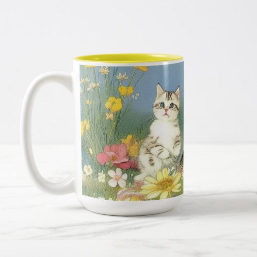 Vintage Kitten Illustration mit gelben Blumen Zweifarbige Tasse (Links)