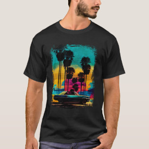 Vintage-Klassiker-Auto und Palmenbaum-Sonnenunterg T-Shirt