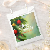 Vintage klassische Weihnachtsbälle an Kiefernzweig Geschenktütchen (Ausgeschnitten)