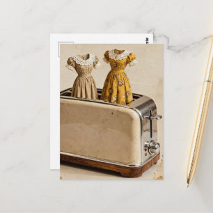 Vintage-Kleider in einem Toaster Fast Fashion Postkarte