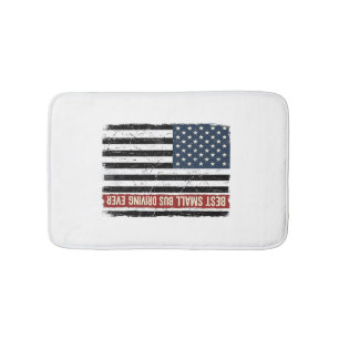Vintage Kleines Busfahrer-Flag-Shirt-Design_1 Badematte