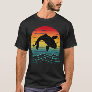 Vintage-Koi-Karpfen-Sonnenuntergangslandschaft T-Shirt