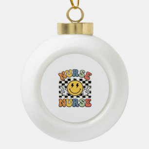 Vintage-Krankenschwester-Lächeln-Karohemd-Design_1 Keramik Kugel-Ornament