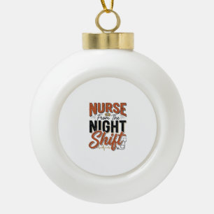 Vintage-Krankenschwester-Nachtschicht-Shirt-Design Keramik Kugel-Ornament