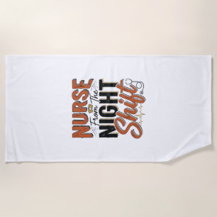 Vintage-Krankenschwester-Nachtschicht-Shirt-Design Strandtuch