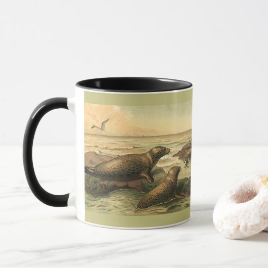Vintage Leopard-Siegel am Ozean, Wildtiere Tasse (Mit Donut)